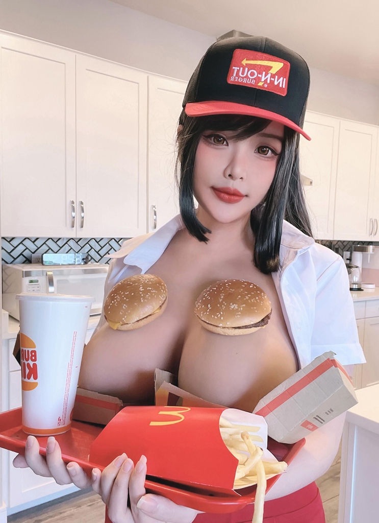 Đọc truyện hentai Tuyển tập Albums siêu phẩm Cosplay - Chap 1092 - Hana Bunny – Fast Food Bunny