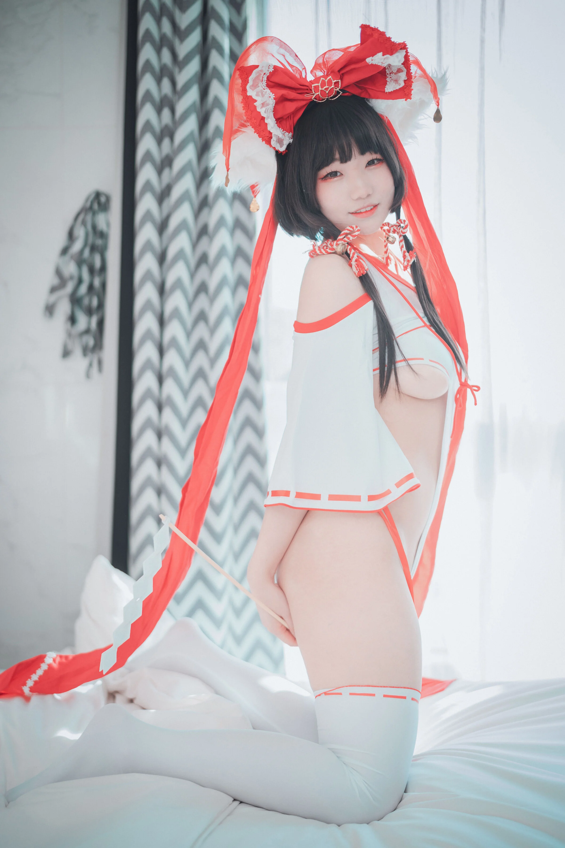 Đọc truyện hentai Tuyển tập Albums siêu phẩm Cosplay - Chap 612 - Mimmi - Reimu Hakurei