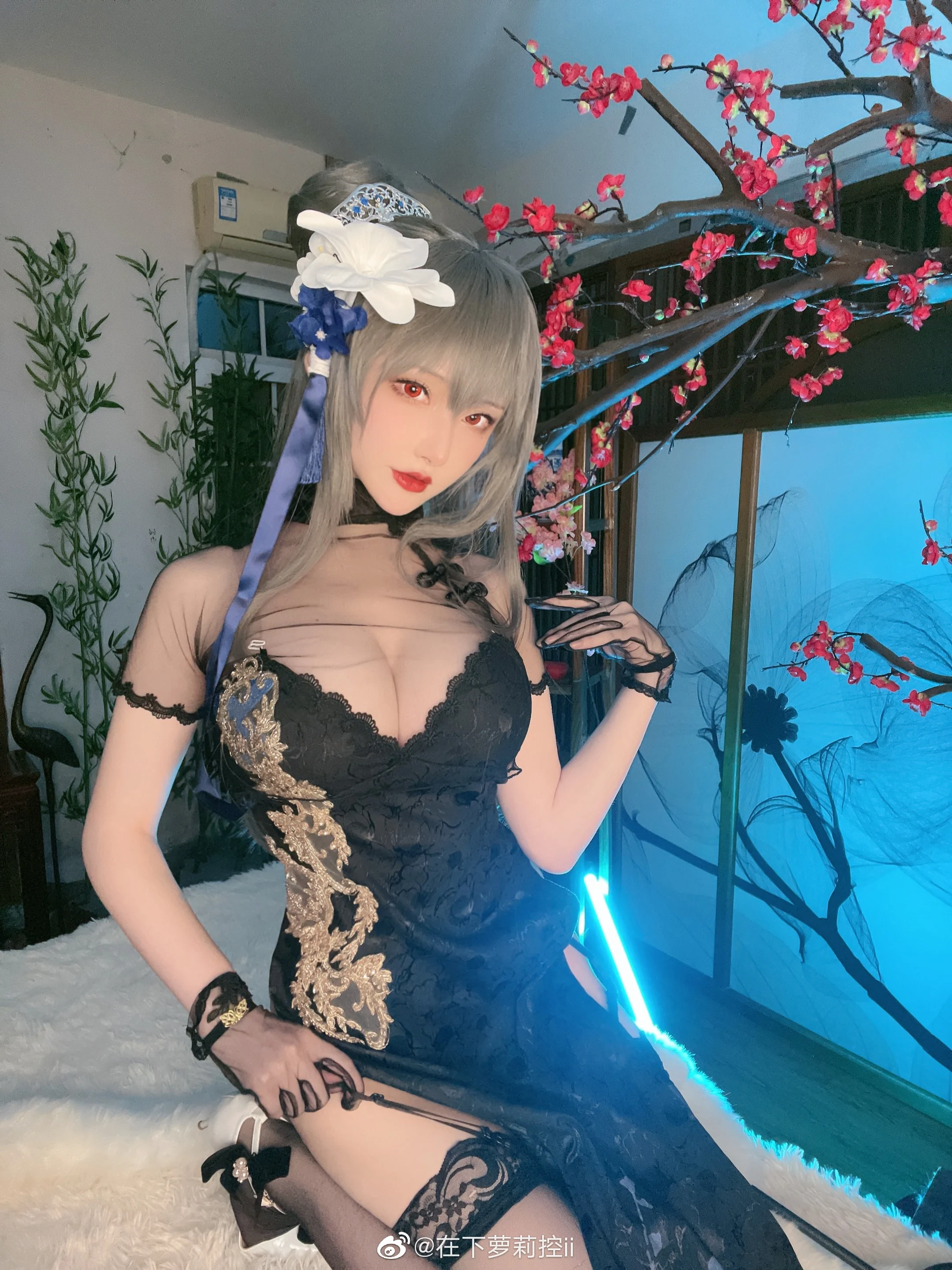 Đọc truyện hentai Tuyển tập Albums siêu phẩm Cosplay - Chap 498 - Egil + Prince Eugen + Louis IX + Atago (Azur Lane)